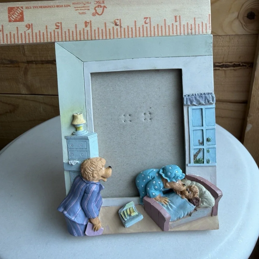 Berenstain Bears Family Photo Frame 3 -1/2 x 5 inch photo Free Standing No Glass